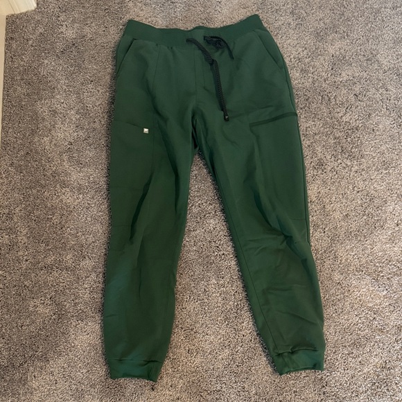 Fabletics Forest Green Jogger Scrub Pants - Picture 1 of 1